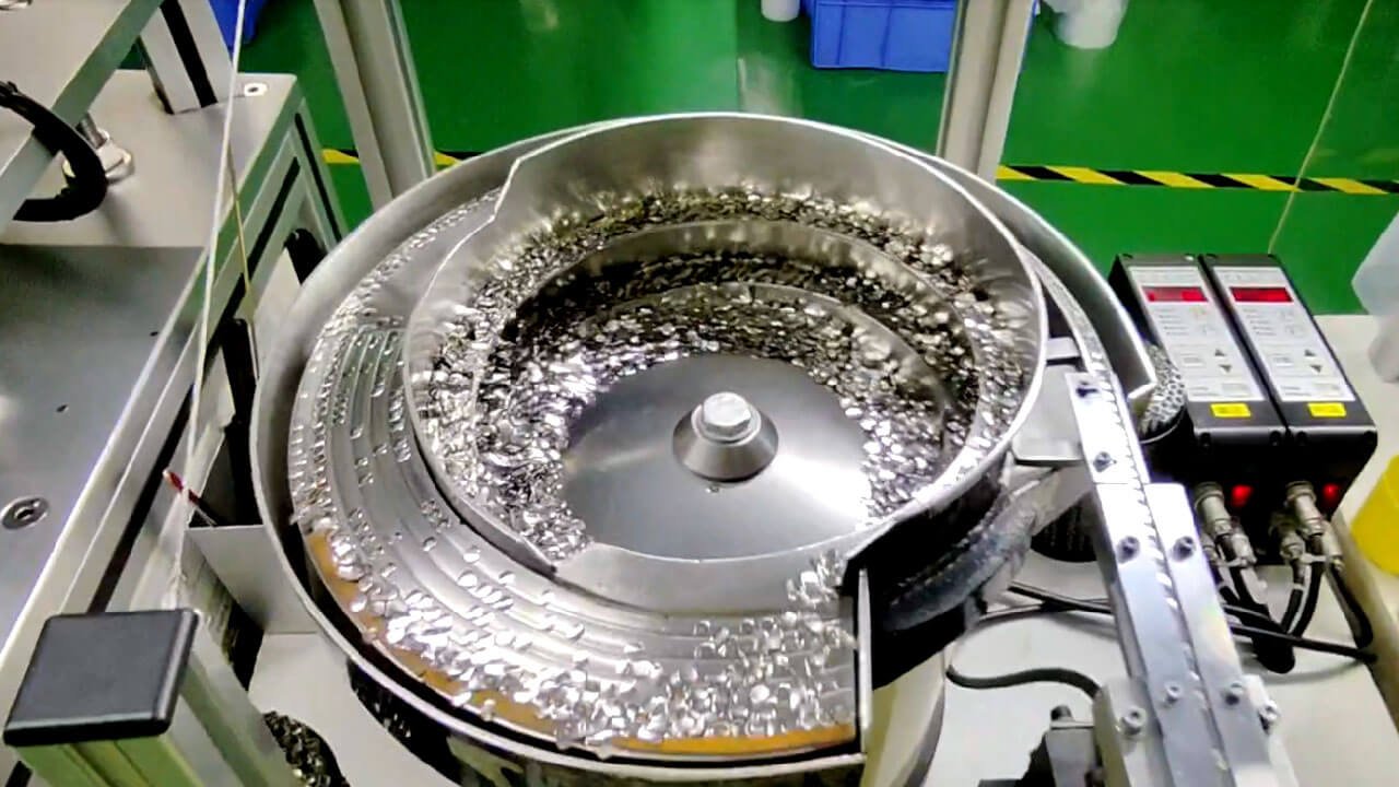 Preparation work before array metal dome: degaussing